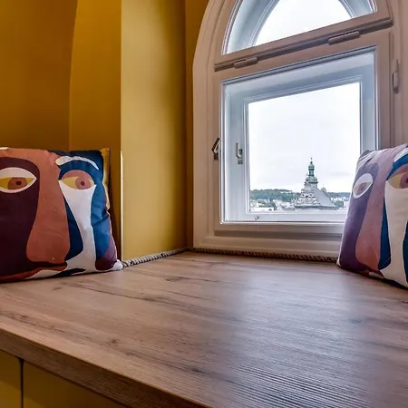 아파트 Leogrand On Kniazia Romana 6