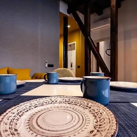 Leogrand On Kniazia Romana 6 Lviv