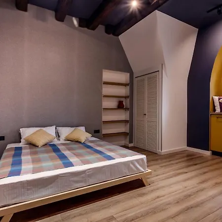 Leogrand On Kniazia Romana 6 Appartamento