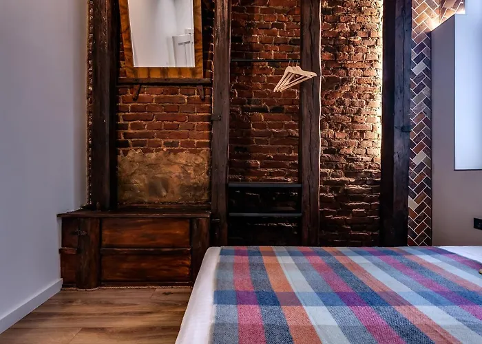 Leogrand On Kniazia Romana 6 דירה