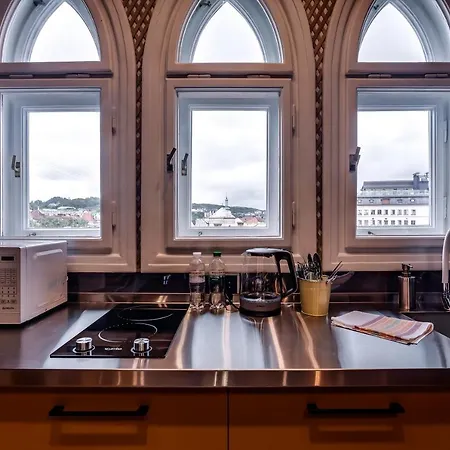 アパート Leogrand On Kniazia Romana 6 リヴィウ