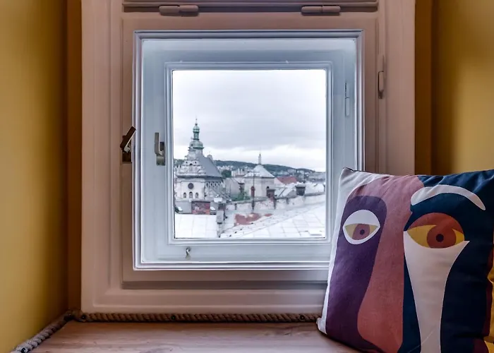 Leogrand On Kniazia Romana 6 Apartmán *